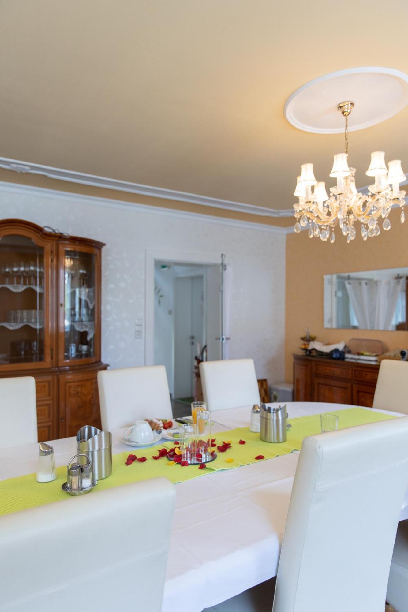 Wohlfuehlwelt Riegler Bed & Breakfast Allentsteig Bagian luar foto